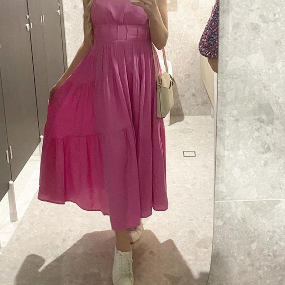 Hot pink dress - Picture 3 of 4